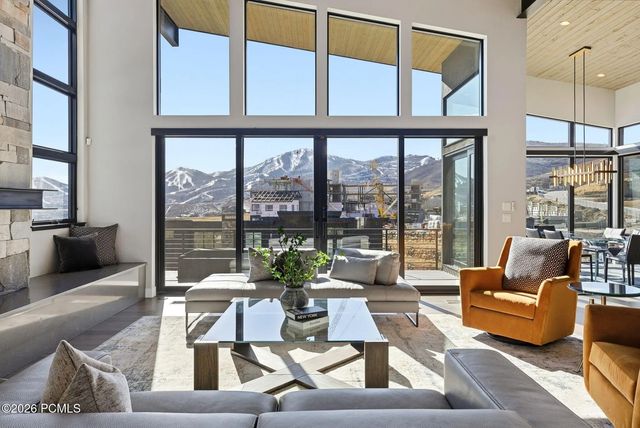 1322 W Skyridge Drive, Mayflower Mountain