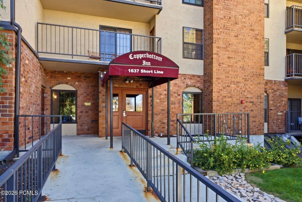 1637 Shortline Road 108, Park City