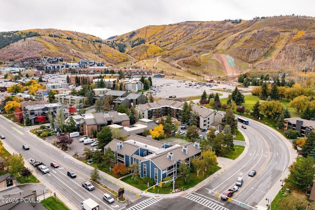 1525 Park Avenue 104, Park City