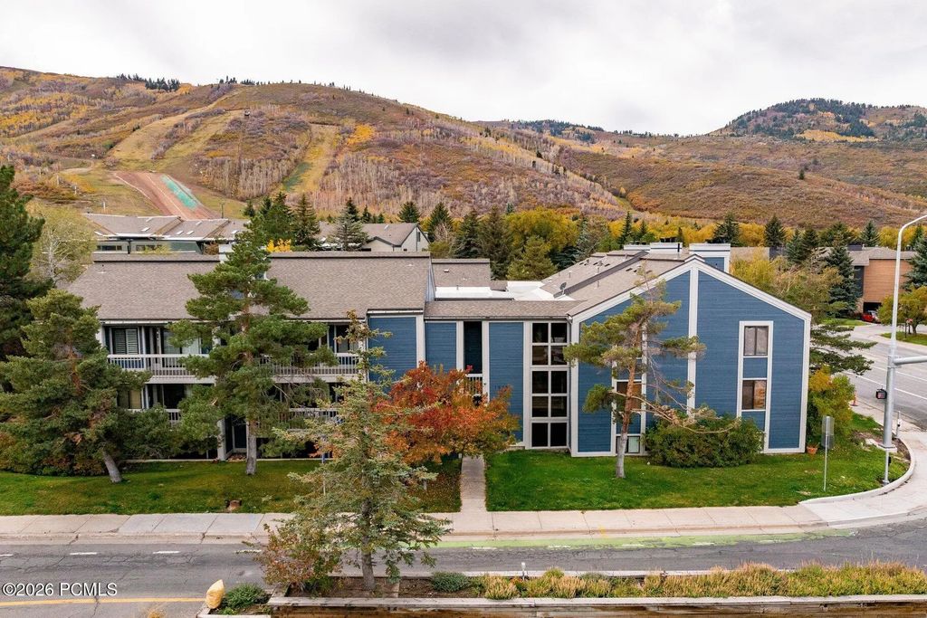 1525 Park Avenue 104, Park City