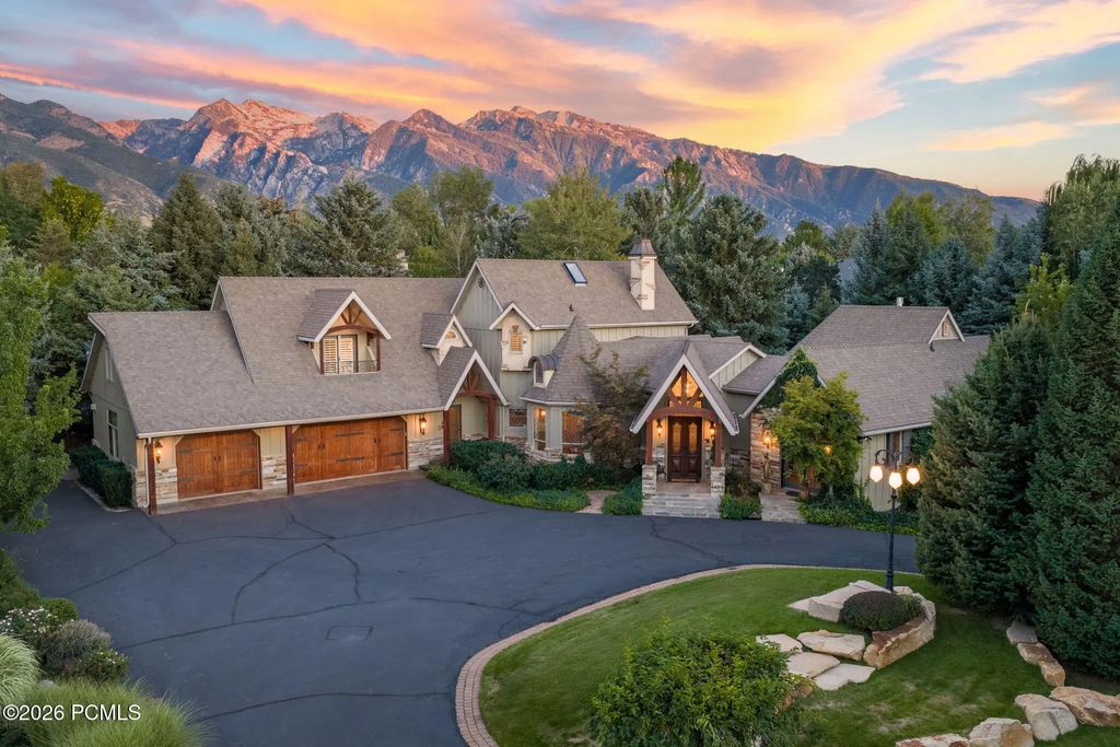 2238 E Cottonwood Cove Lane, Cottonwood Heights