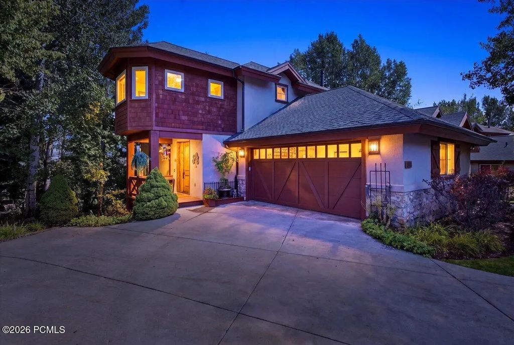 1082 N Turnberry Court, Midway