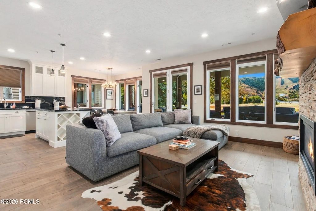 1955 N Deer Valley Drive 203, Park City