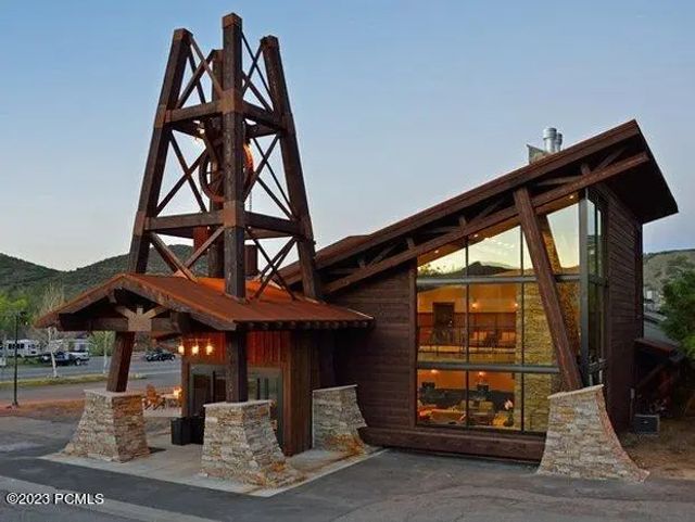 2305 Sidewinder Drive 910, Park City
