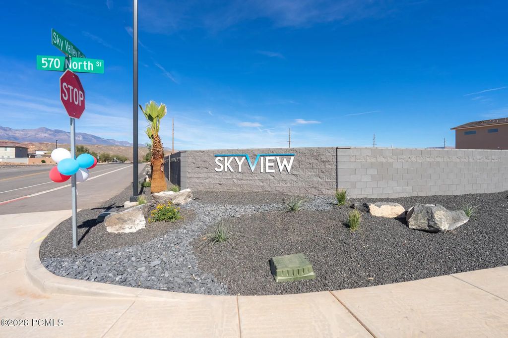 3001 W 570 North, Hurricane