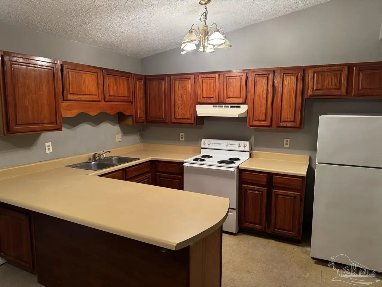 Photo of Listing #674489