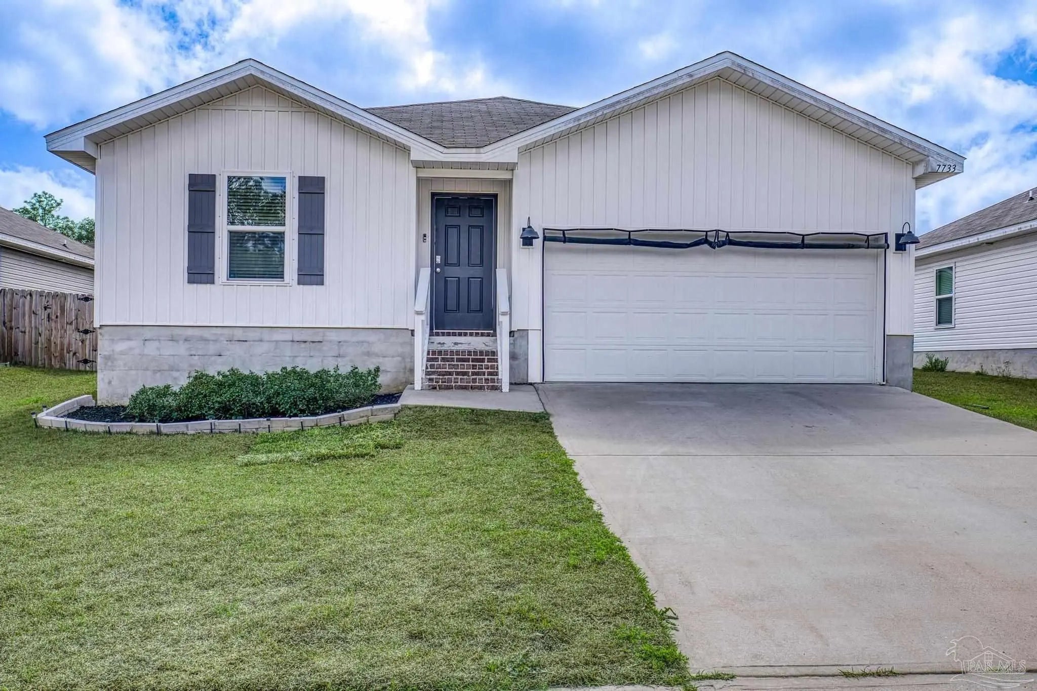 Photo of Listing #678893