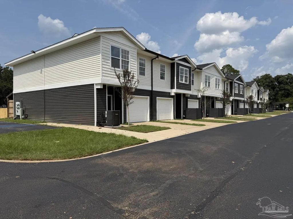 8221 Pittman Ave #7, Pensacola