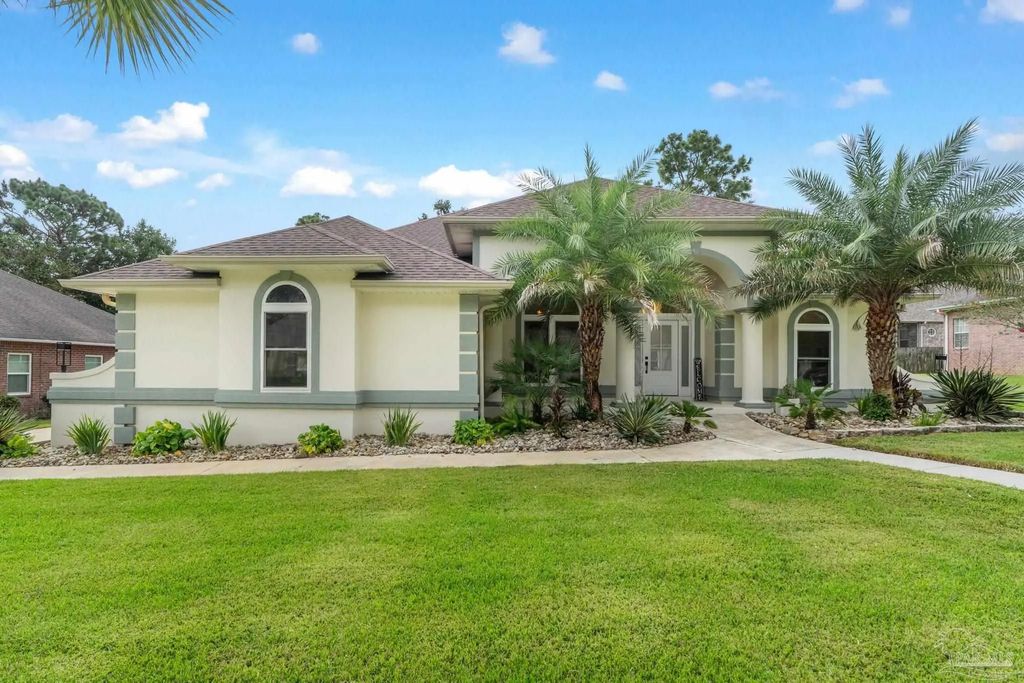 2005 Cameron Dr, Pensacola
