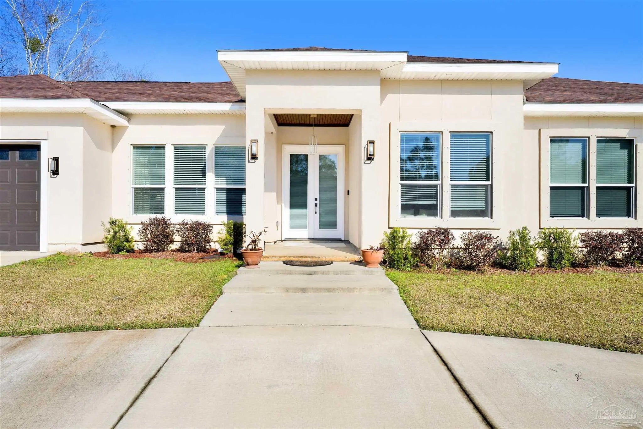 Photo of Listing #675705