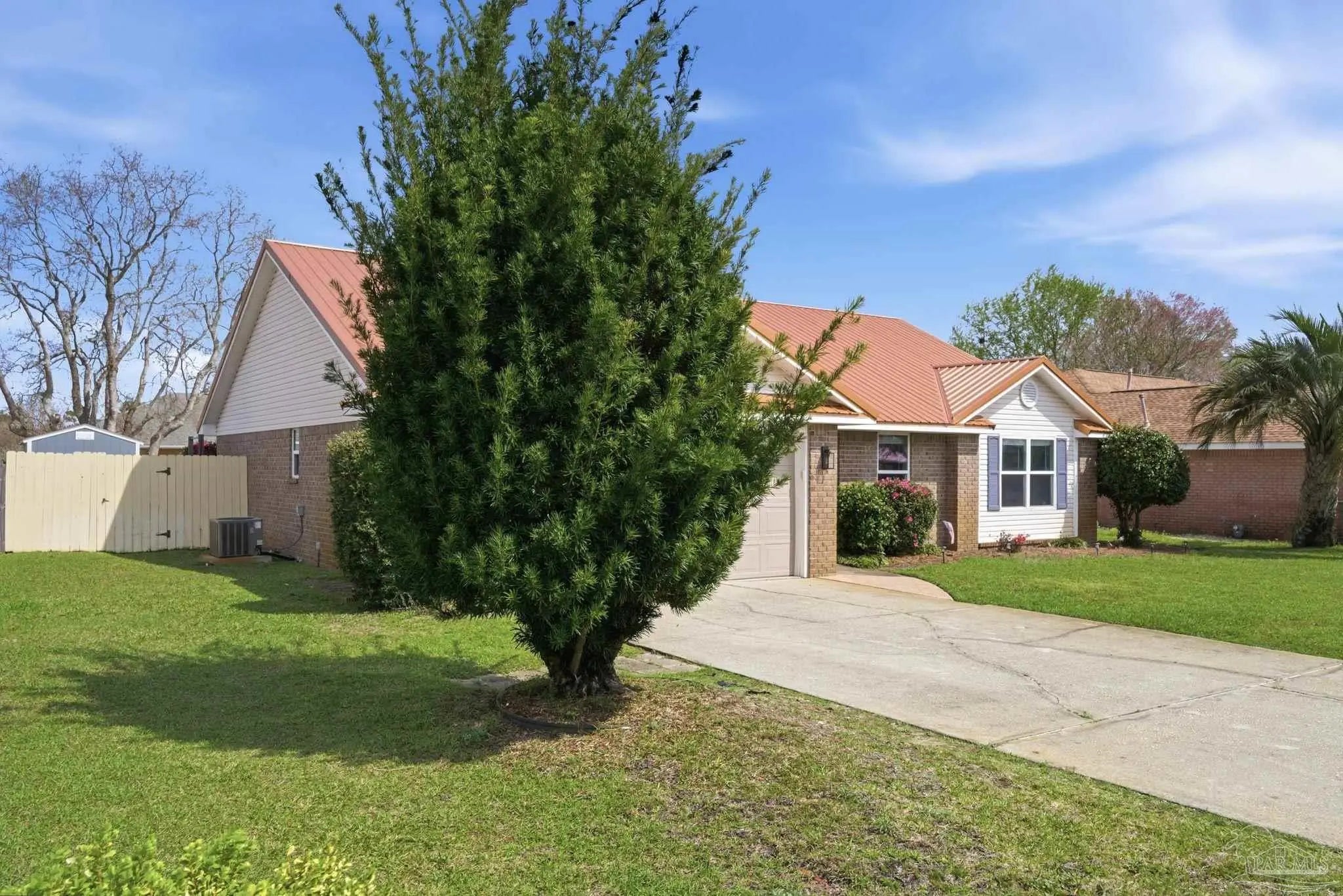 Photo of Listing #679740