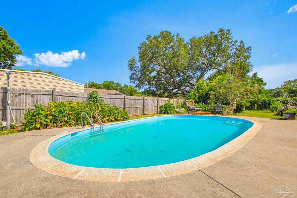 7412 Tippin Ave, Pensacola