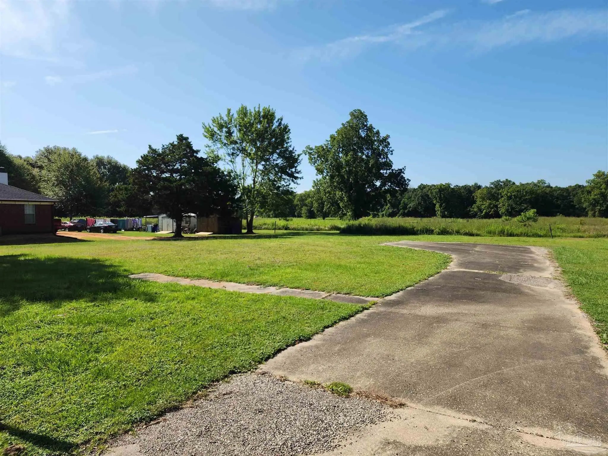 Photo of Listing #667773