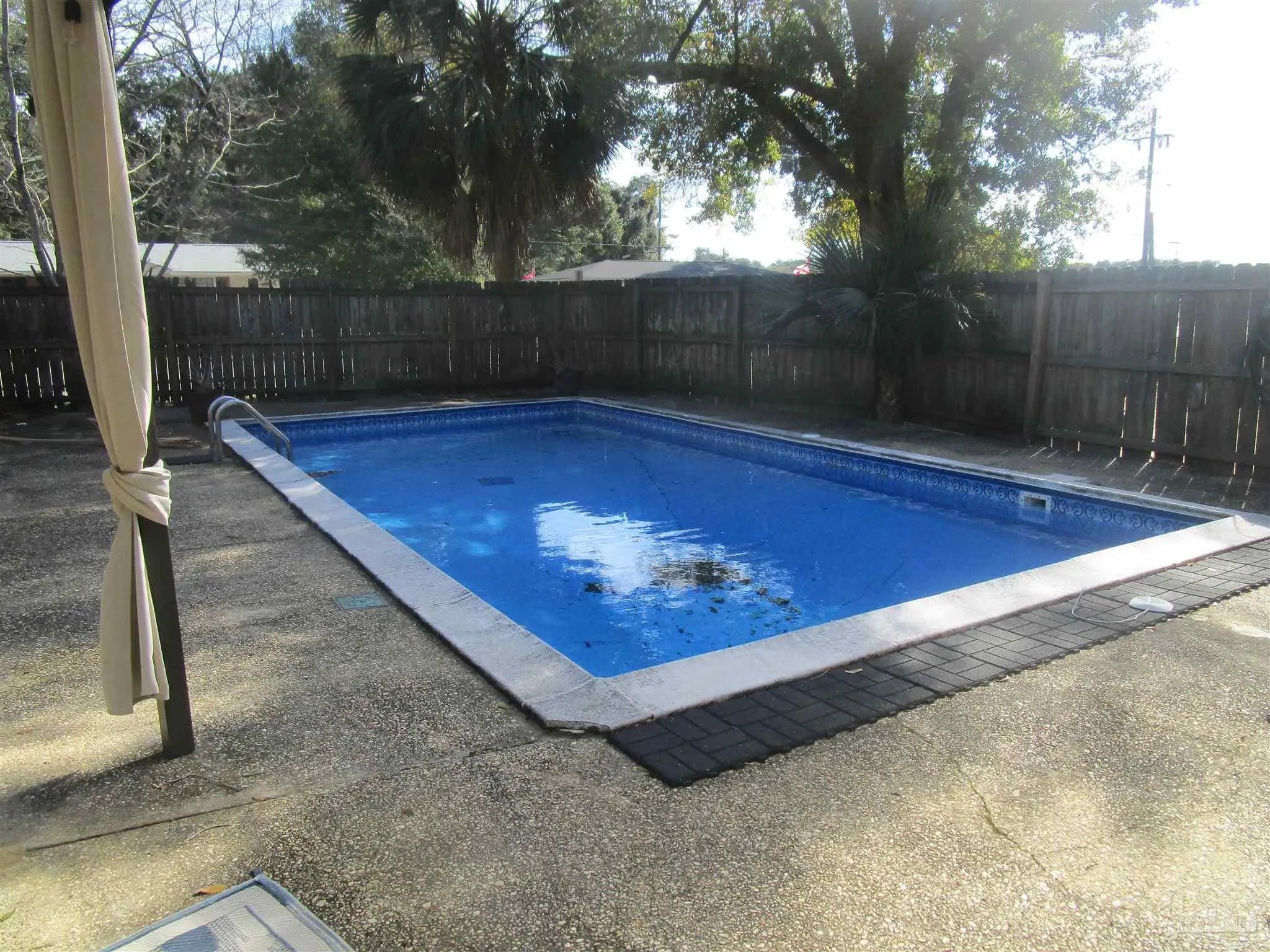 Photo of Listing #677384