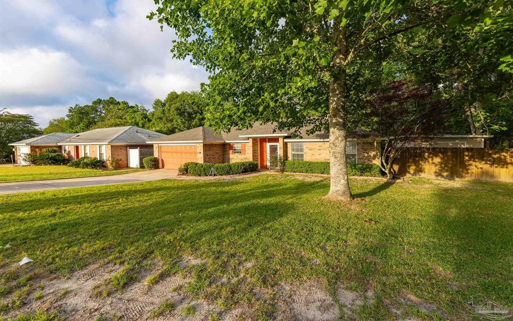11108 Pine Hill Dr, Pensacola