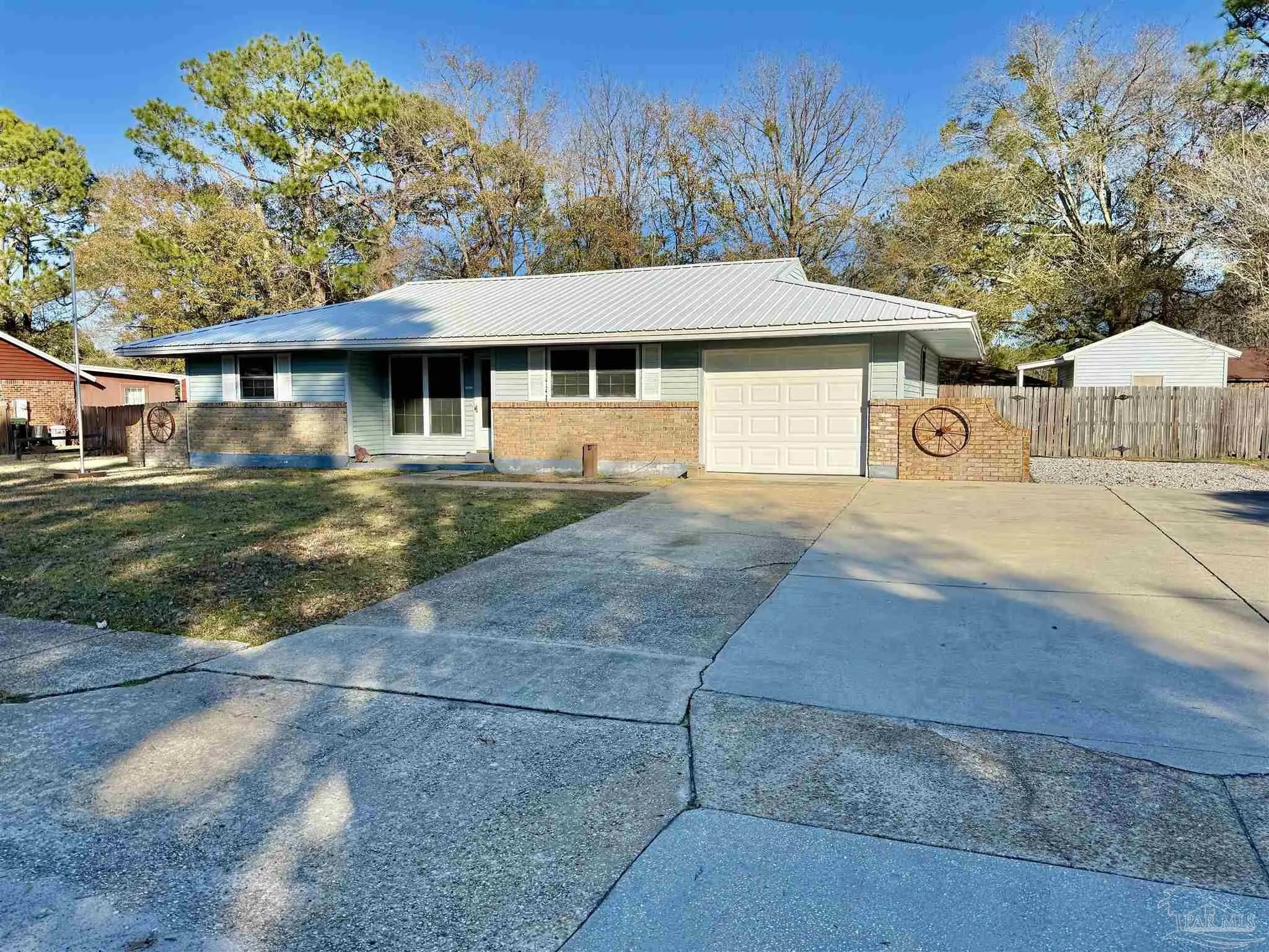 Photo of Listing #677584