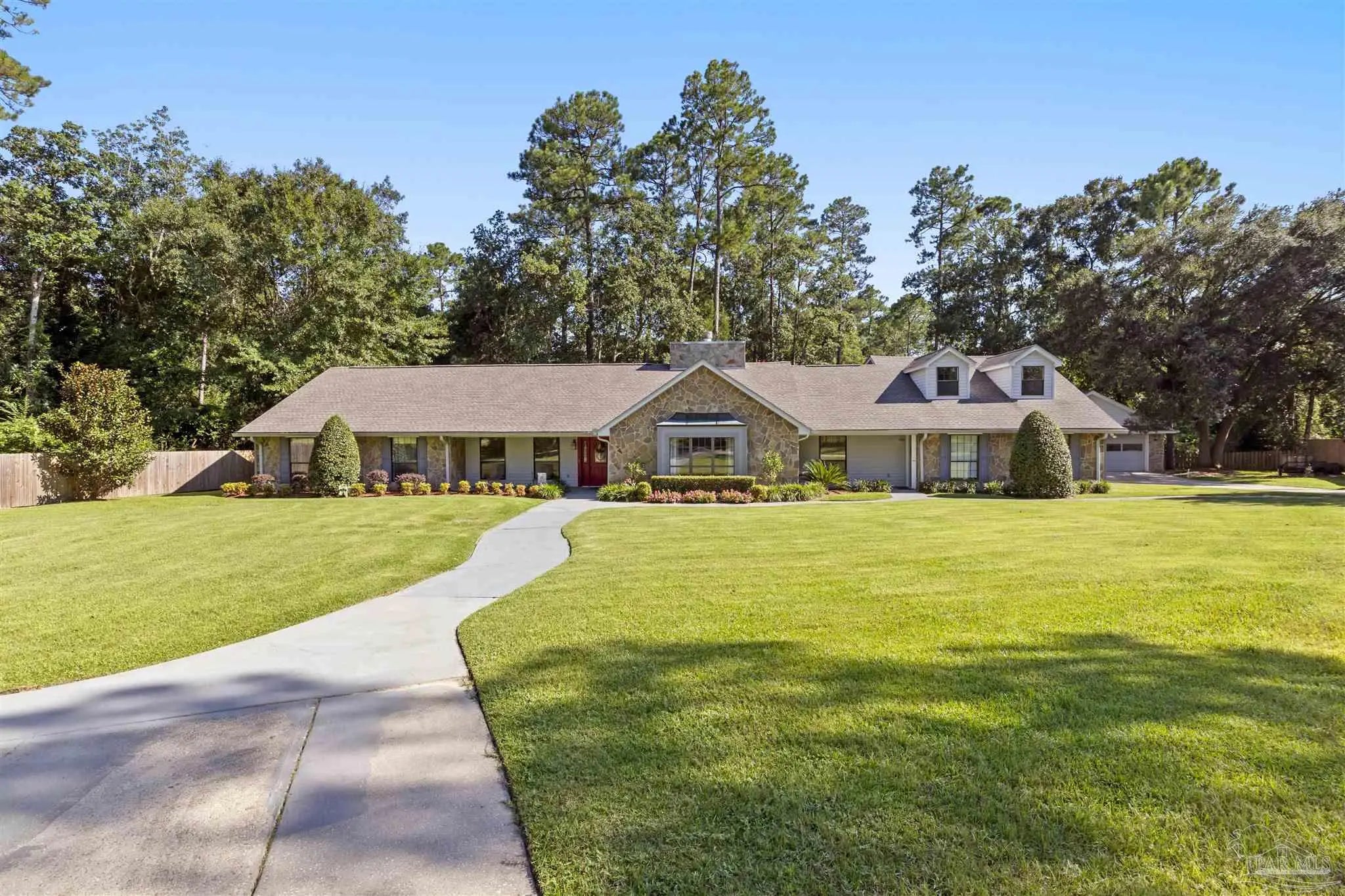 Photo of Listing #678502