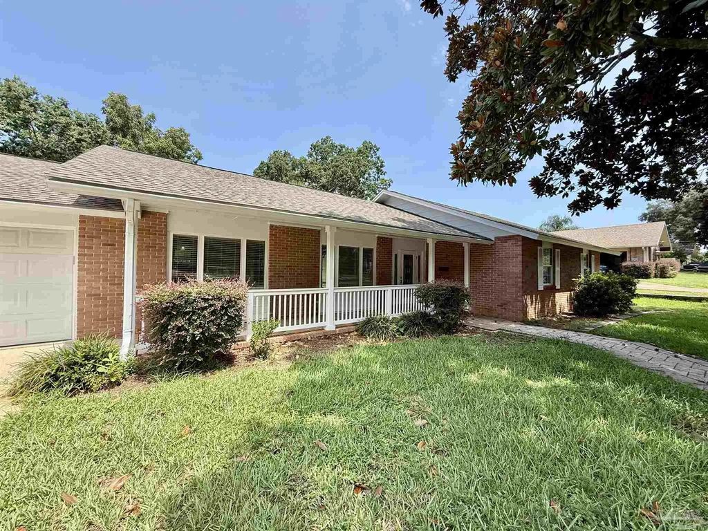 204 Nandina Rd, Gulf Breeze