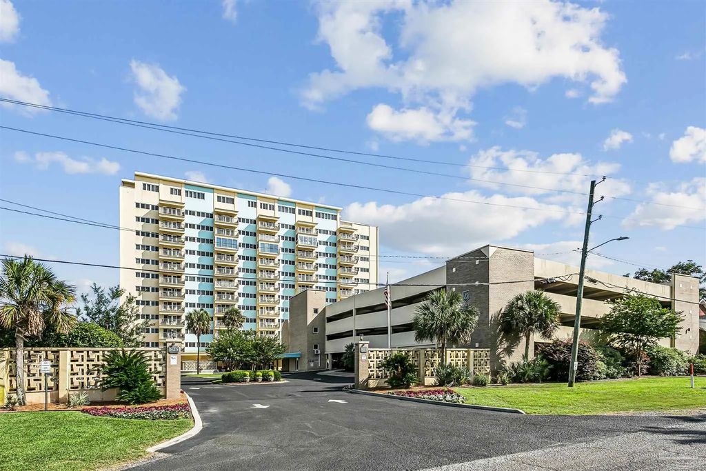 825 Bayshore Dr #405, Pensacola