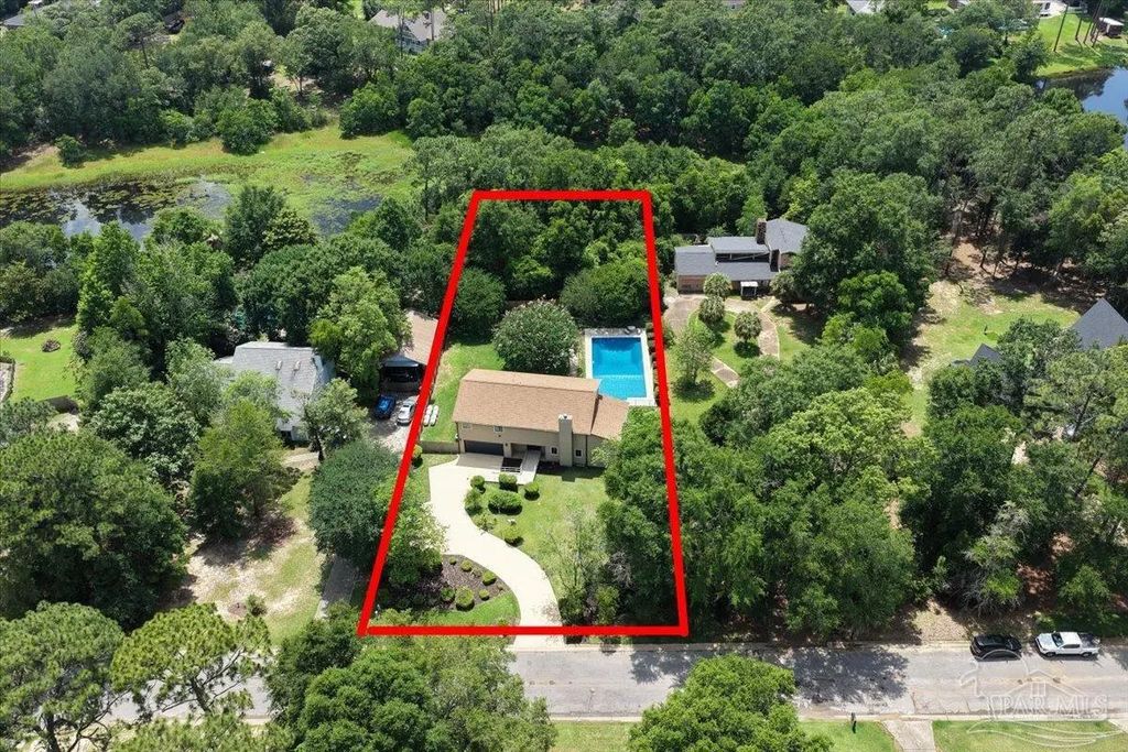 521 Timber Ridge Dr, Pensacola
