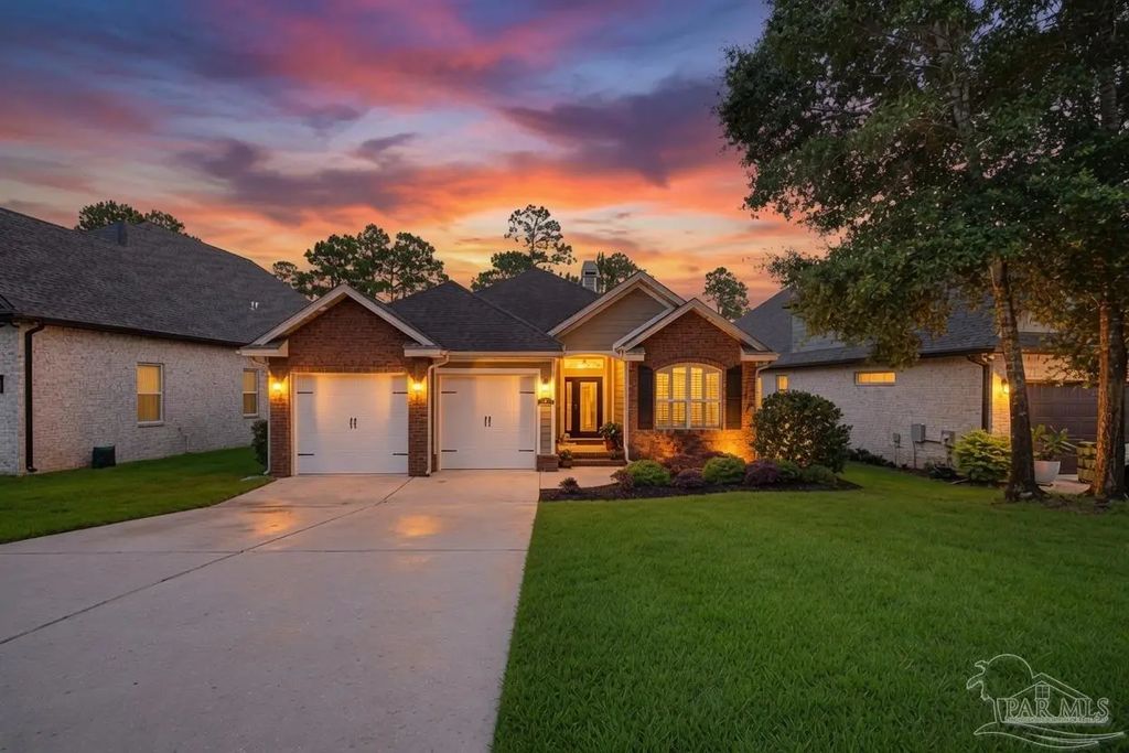 5965 Dahoon Dr, Pensacola