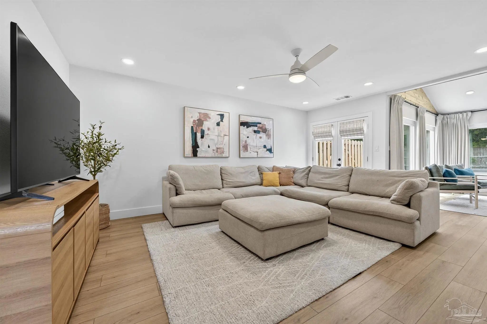 Photo of Listing #670024