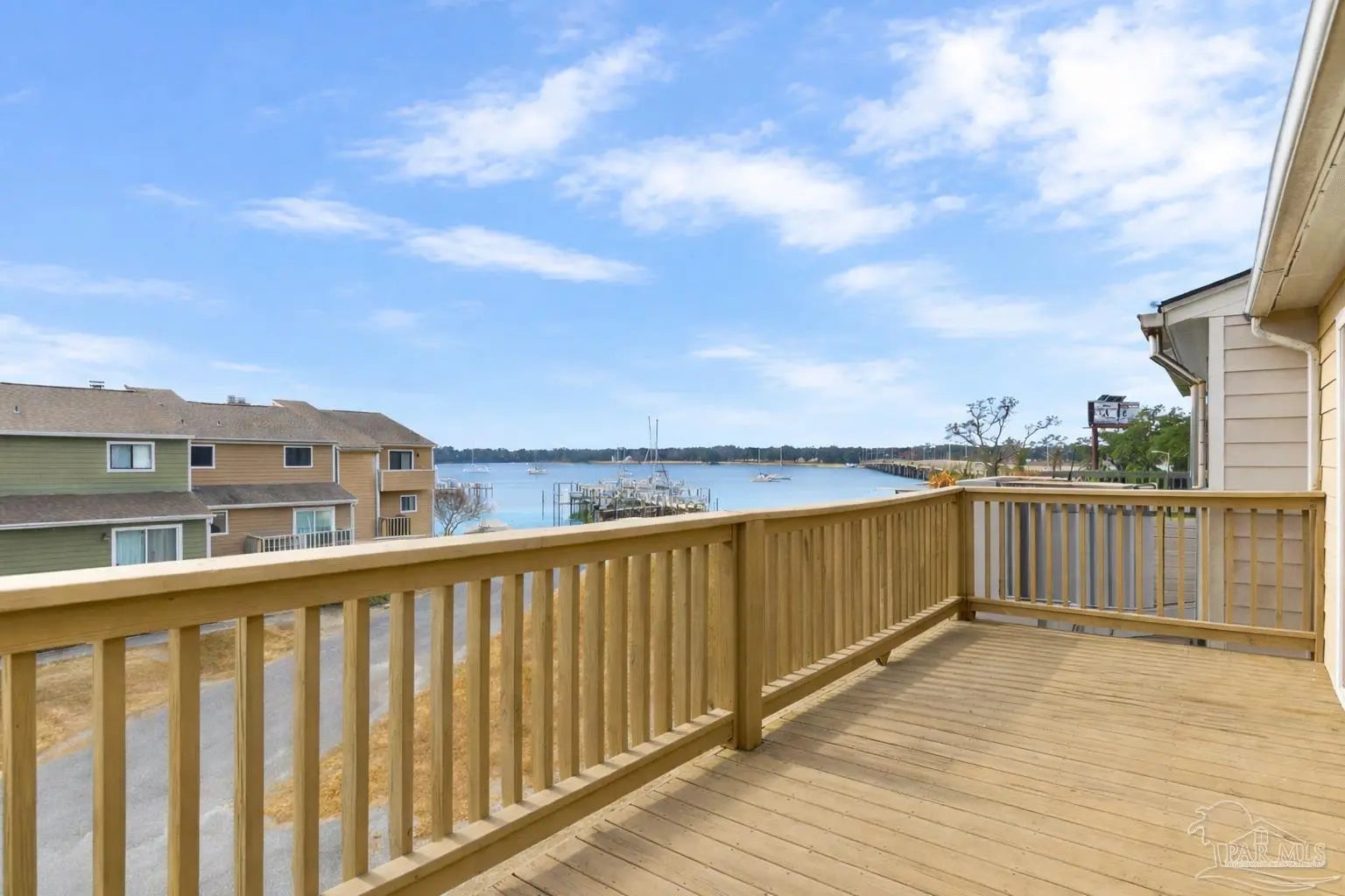 Photo of Listing #677847