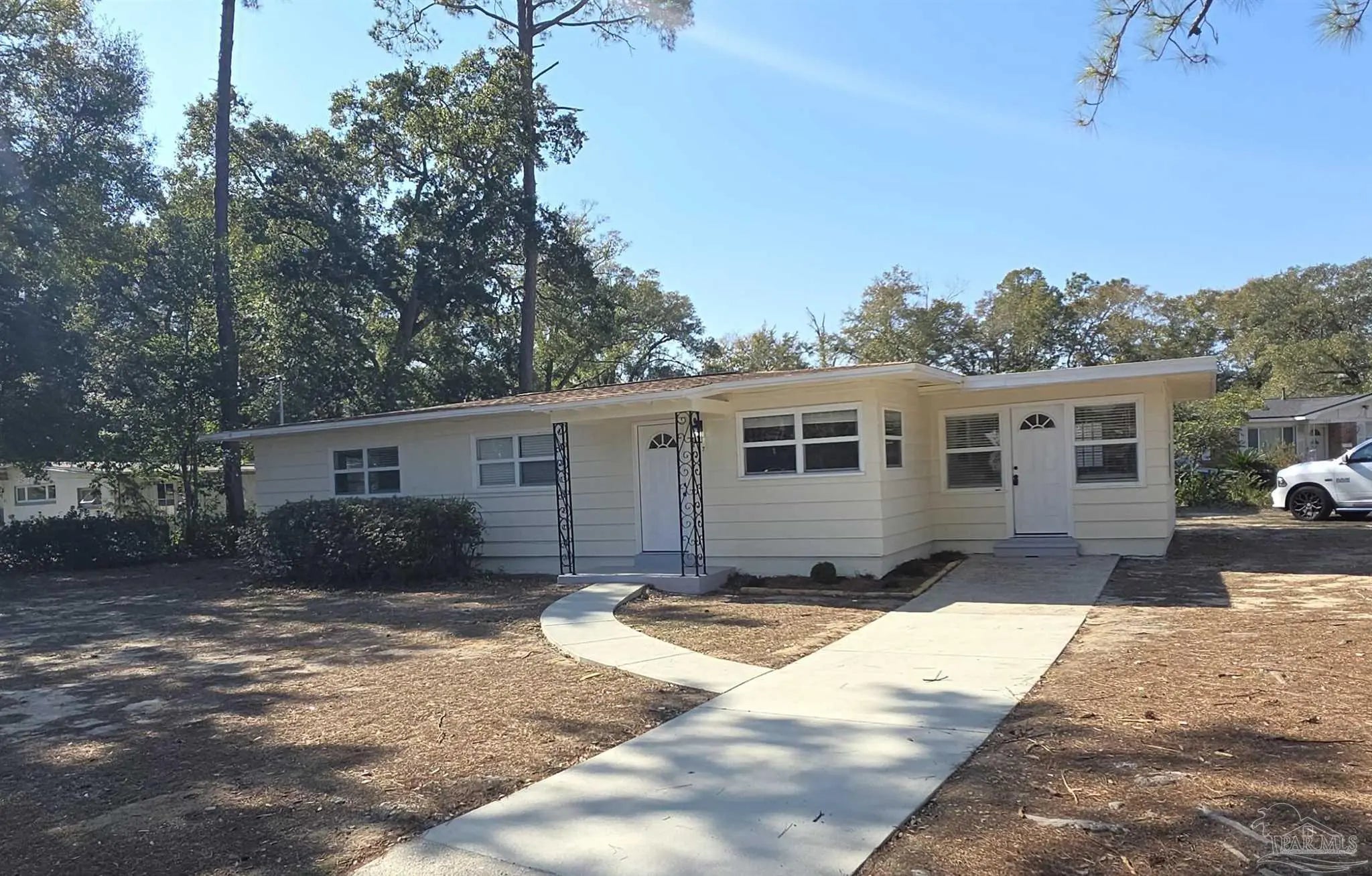 Photo of Listing #675897