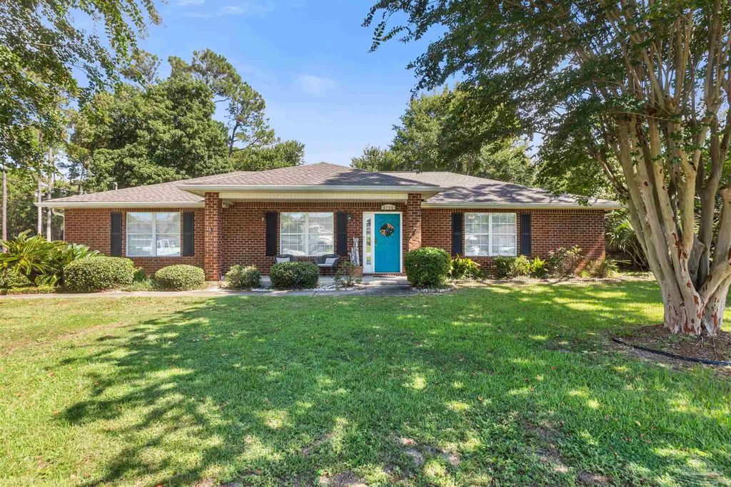8708 Laredo St, Navarre