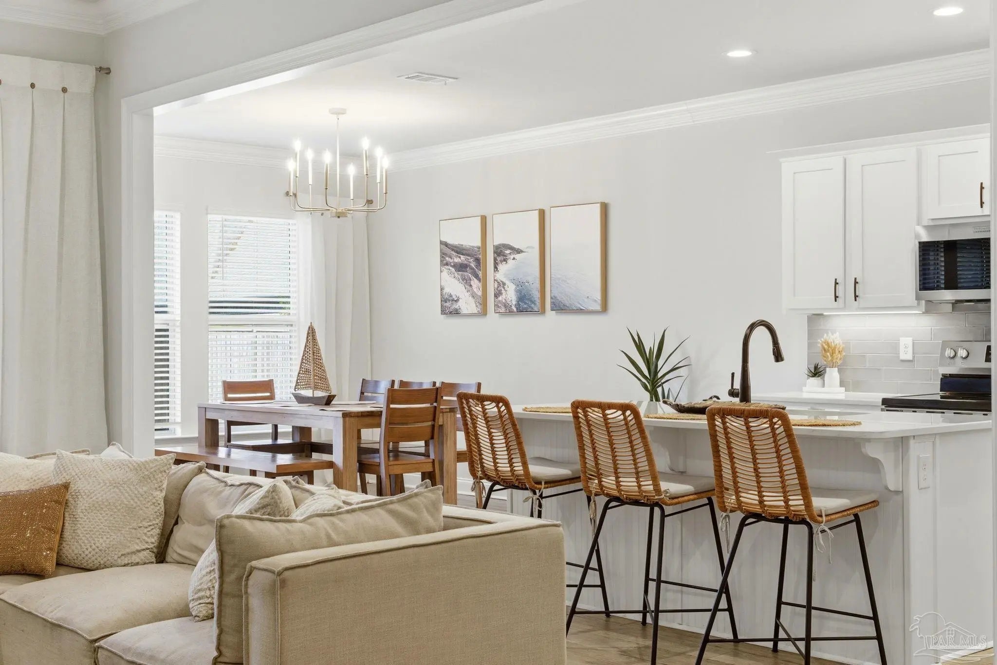 Photo of Listing #675715