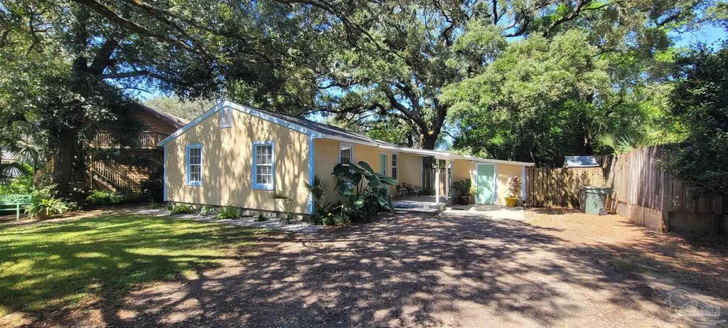 402 Alba Plena St, Pensacola