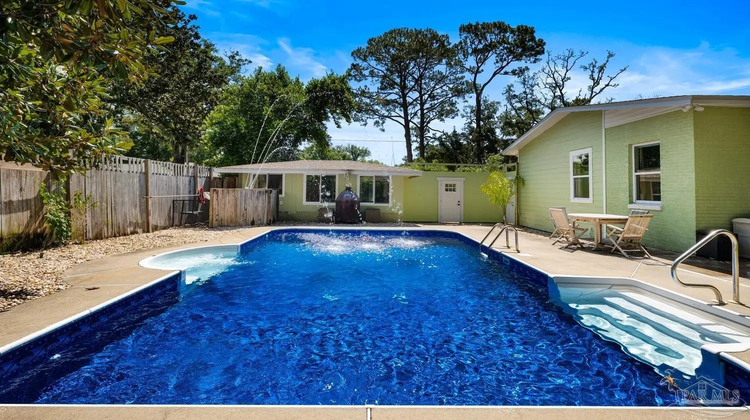 Photo of Listing #675650