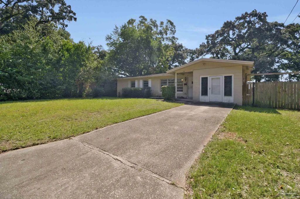 911 Springbrook Ave, Pensacola