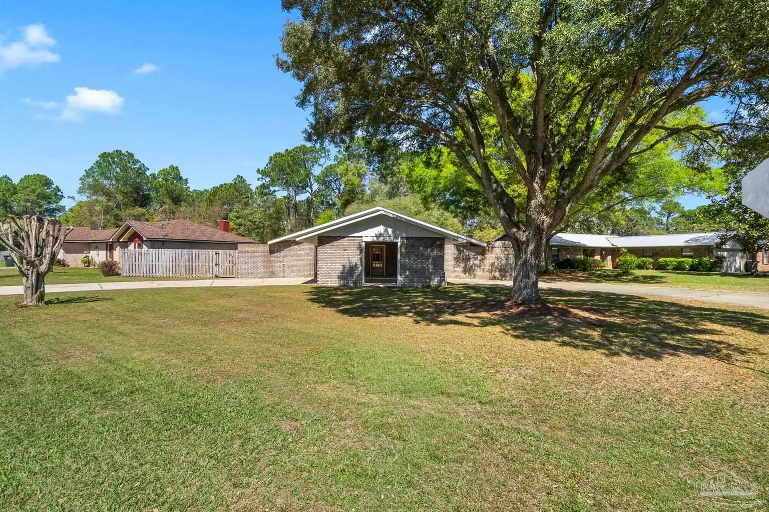 Photo of Listing #679822