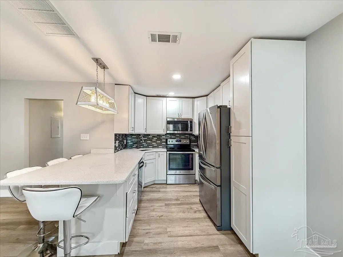 Photo of Listing #670275