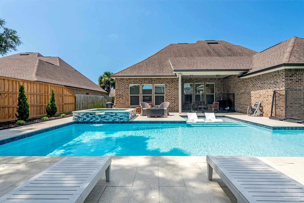 1525 Sabal Palm Dr, Gulf Breeze