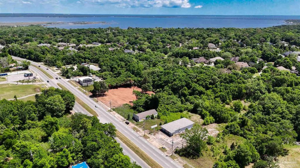 9820 N Davis Hwy, Pensacola