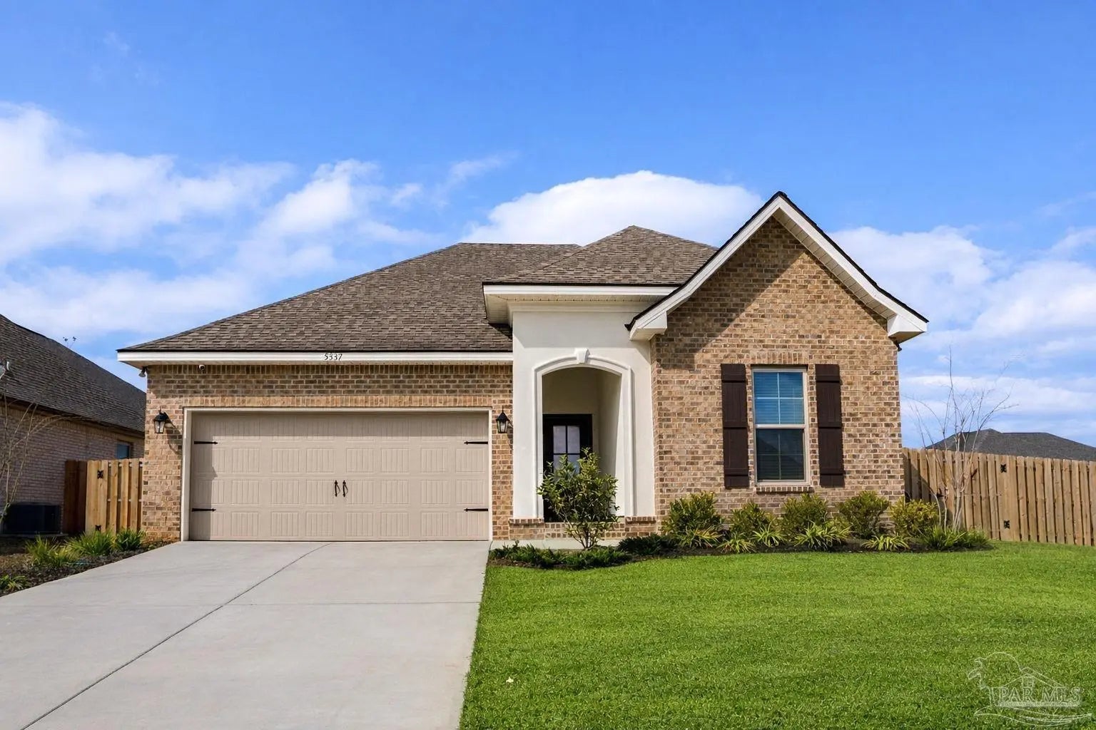 Photo of Listing #677950