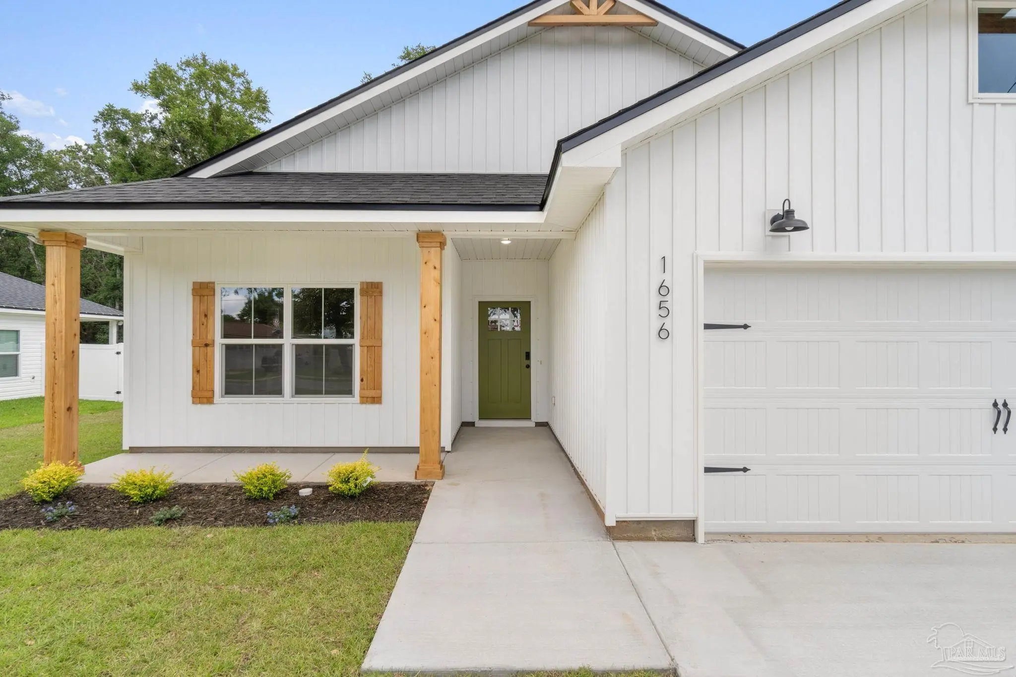 Photo of Listing #677174