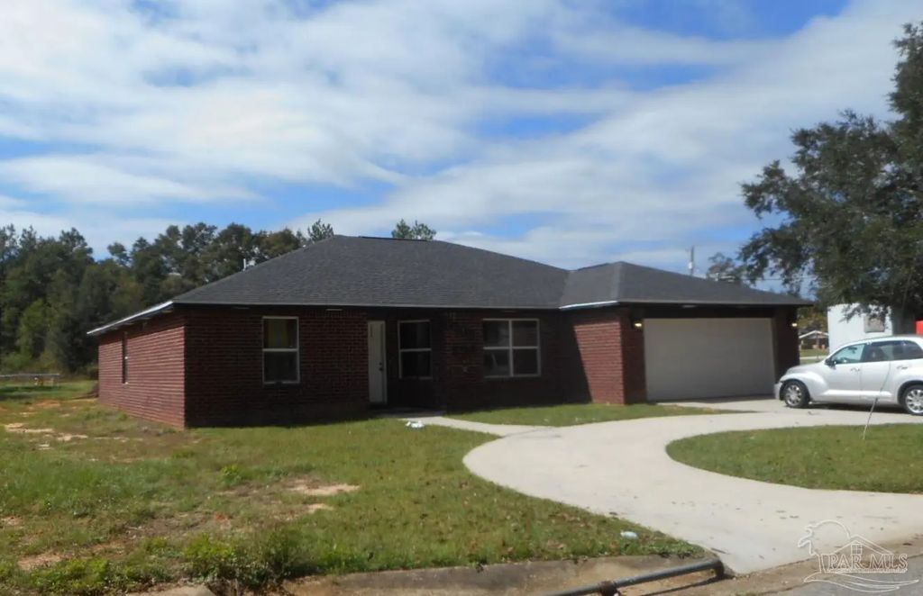 6760 Gulley Ln, Pensacola