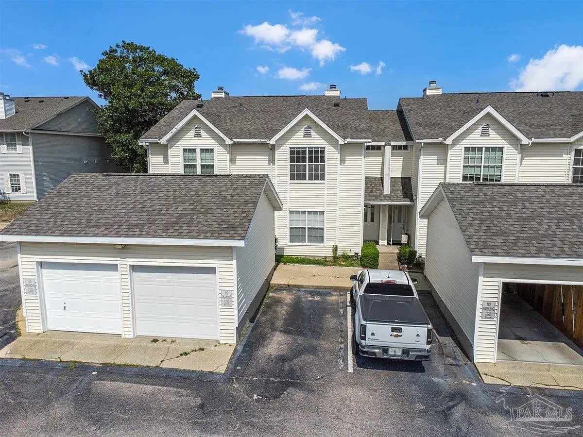 Photo of Listing #675756