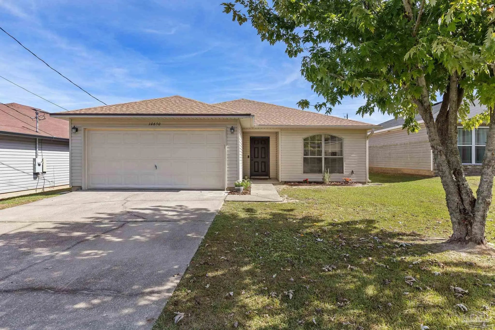 Photo of Listing #672878