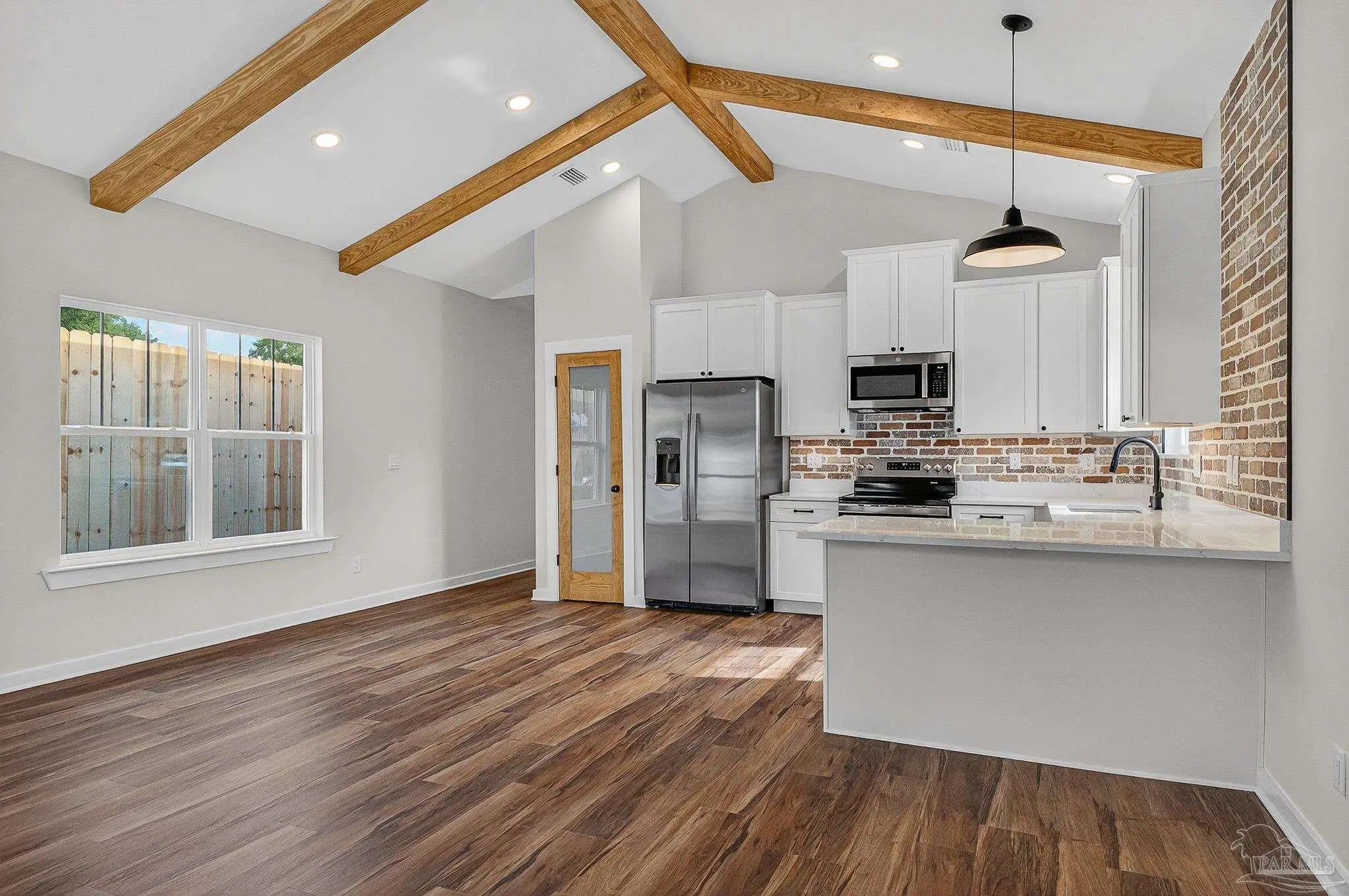 Photo of Listing #674283