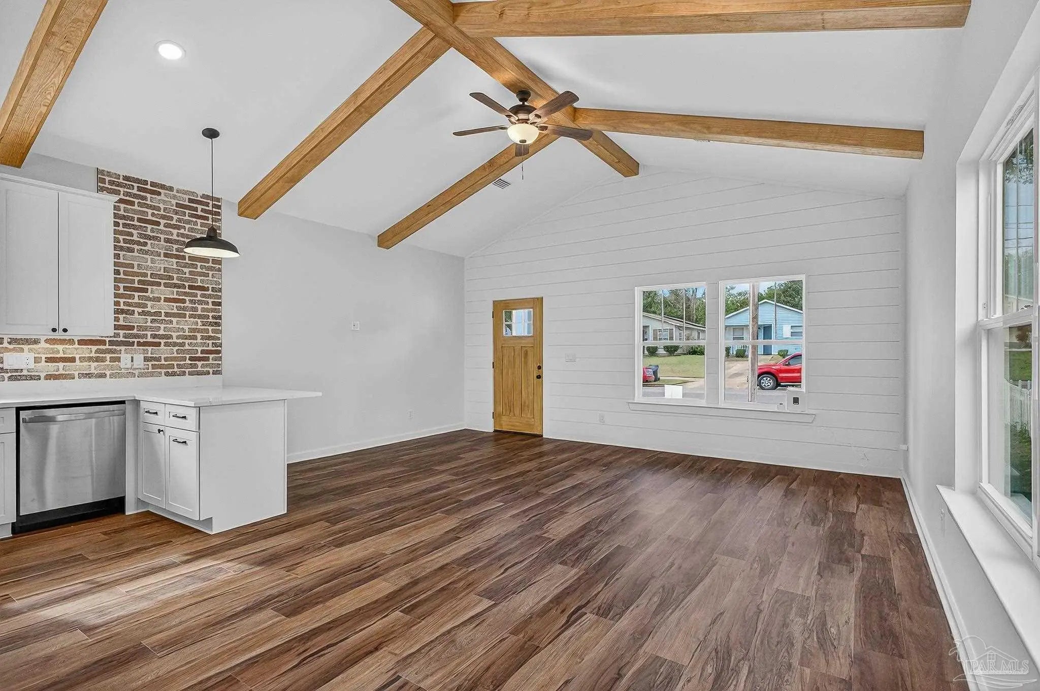 Photo of Listing #674283