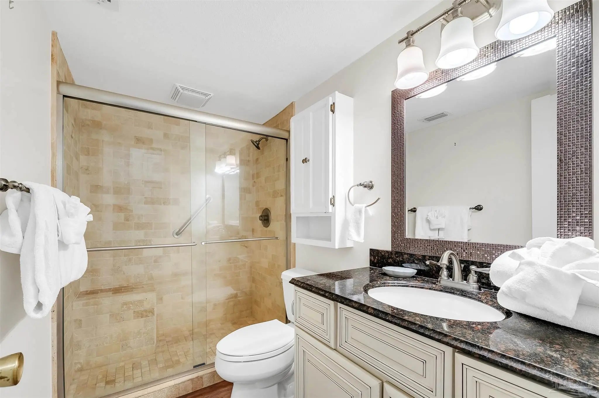 Photo of Listing #667023