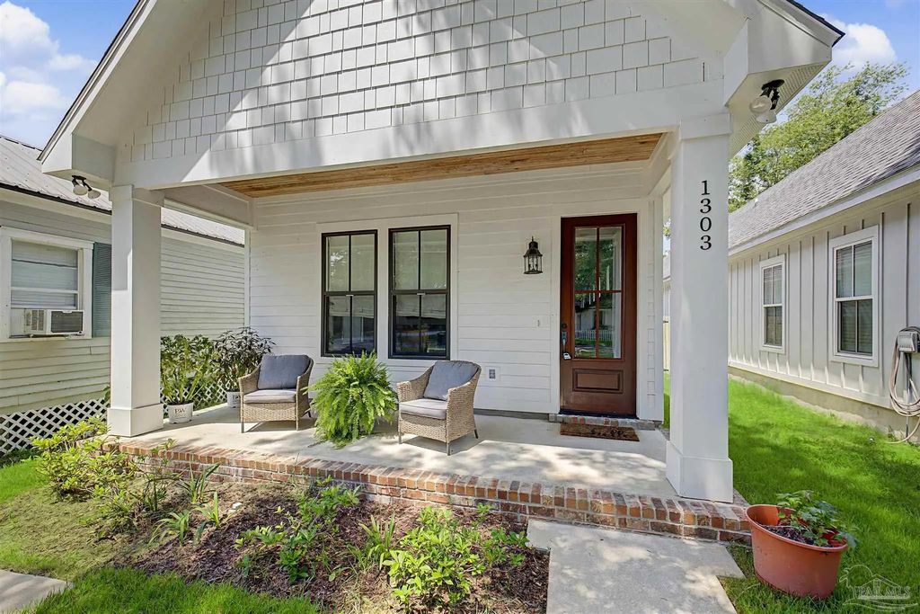 1303 N 8th Ave, Pensacola