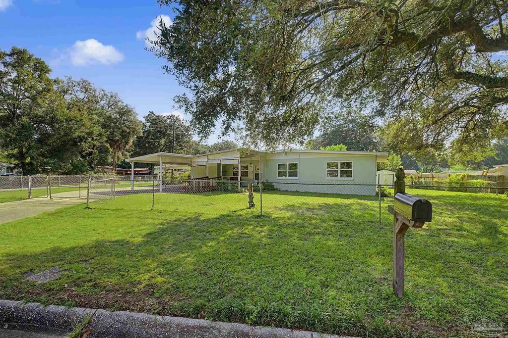 602 Edgecliff Dr, Pensacola