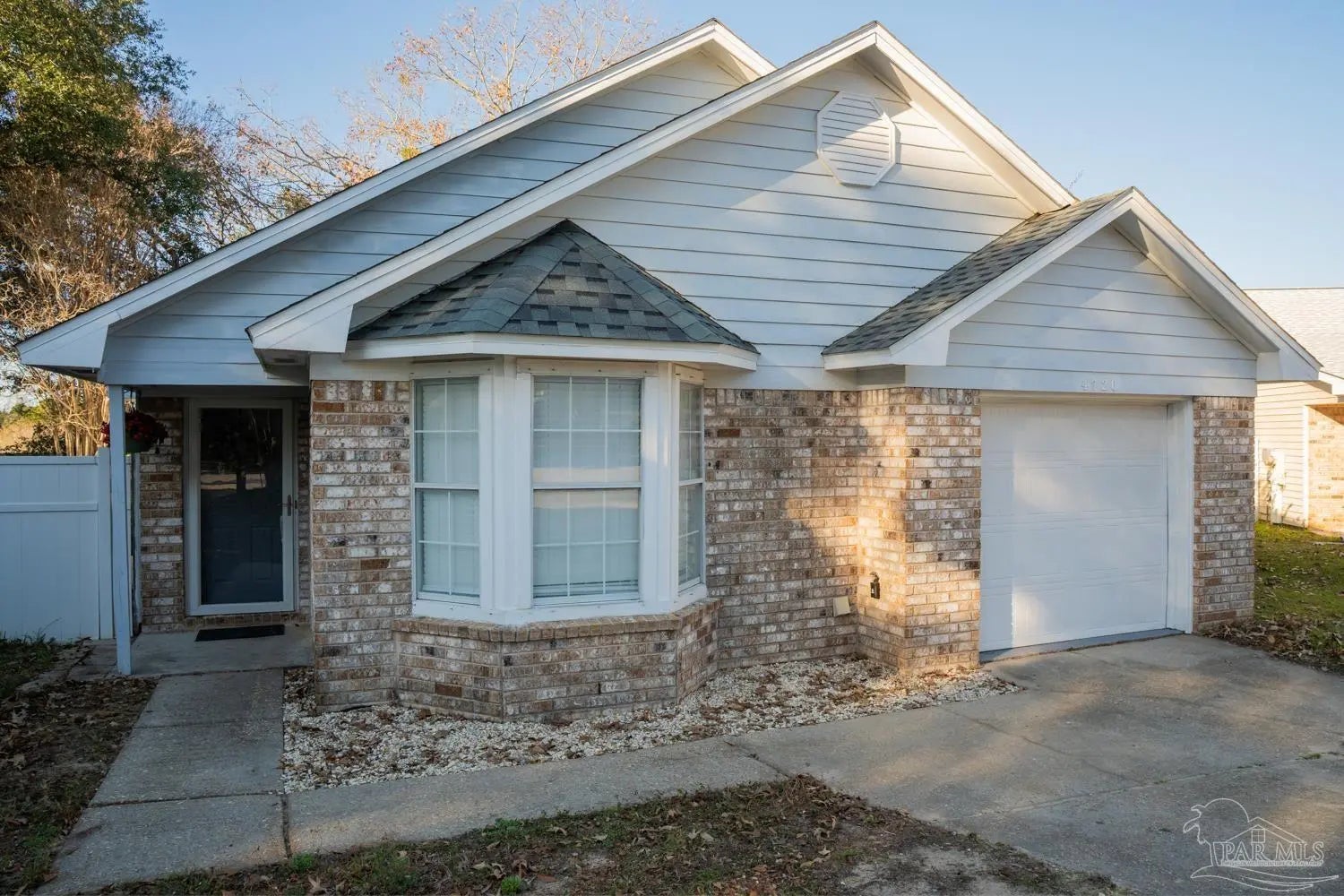 Photo of Listing #675380