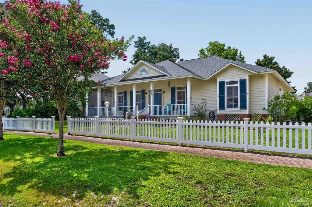 4010 Azure Way, Pensacola