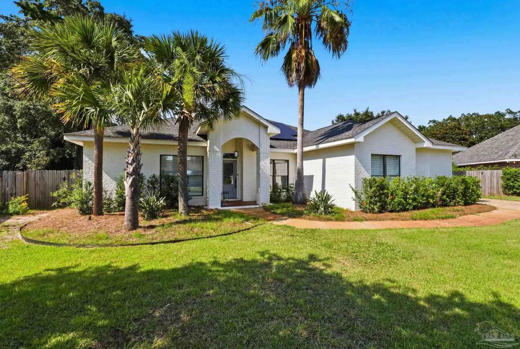 1194 Jaguar Cir, Gulf Breeze
